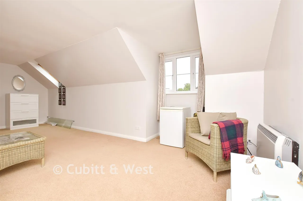 High Street, Banstead, SM7, photo 14