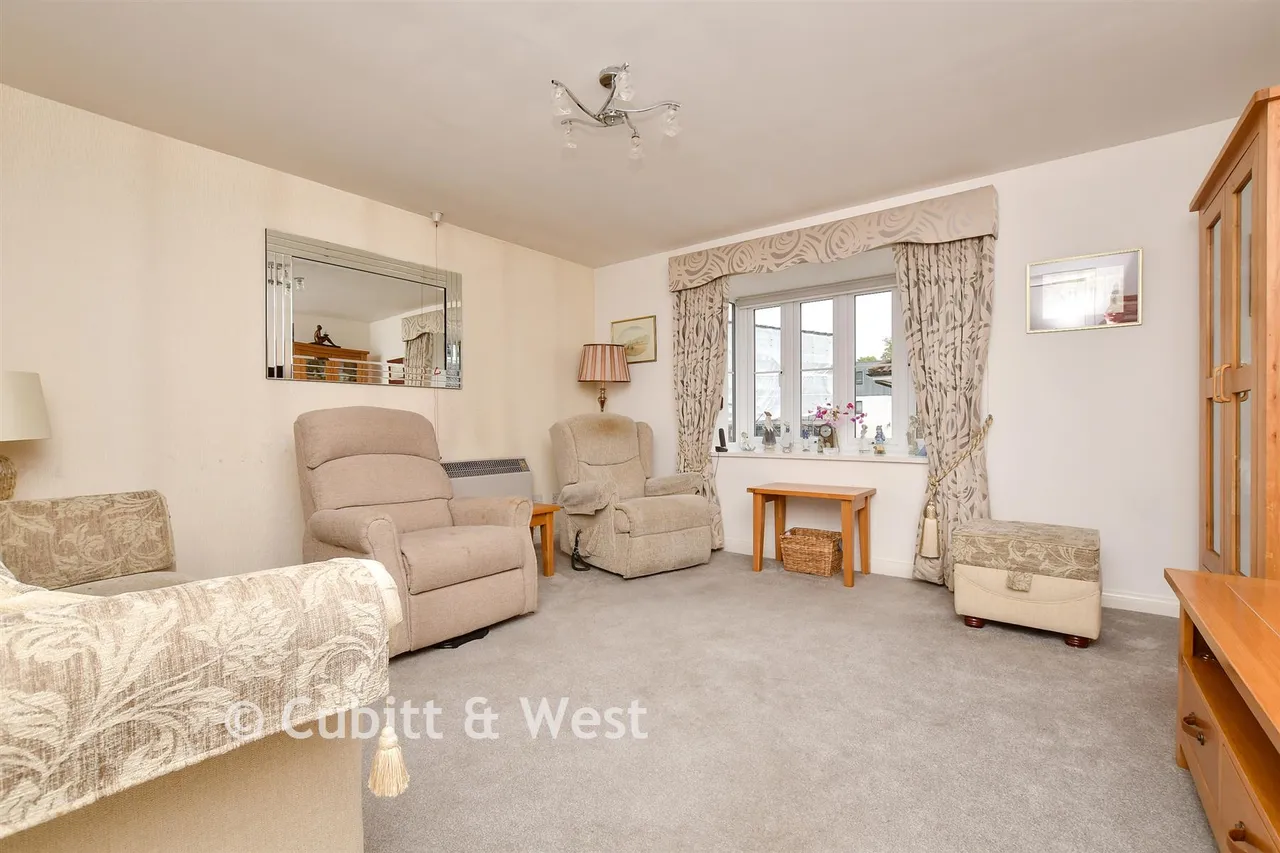 High Street, Banstead, SM7, photo 8