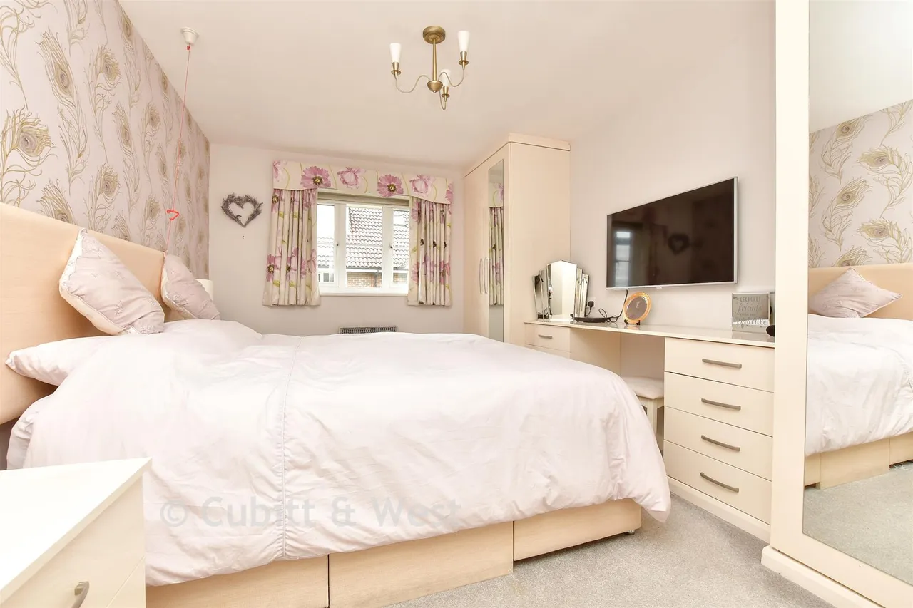 High Street, Banstead, SM7, photo 11