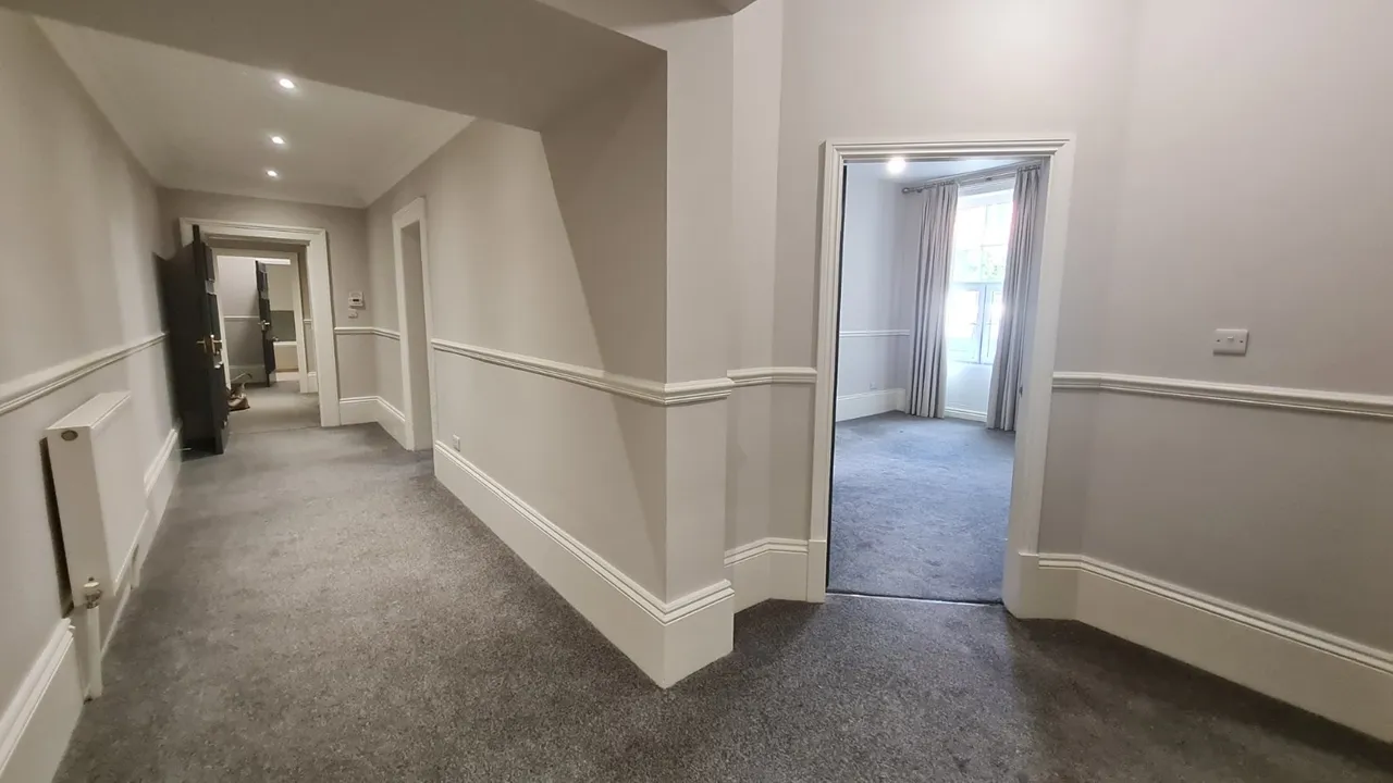 Crown Court, Wakefield, WF1, photo 13