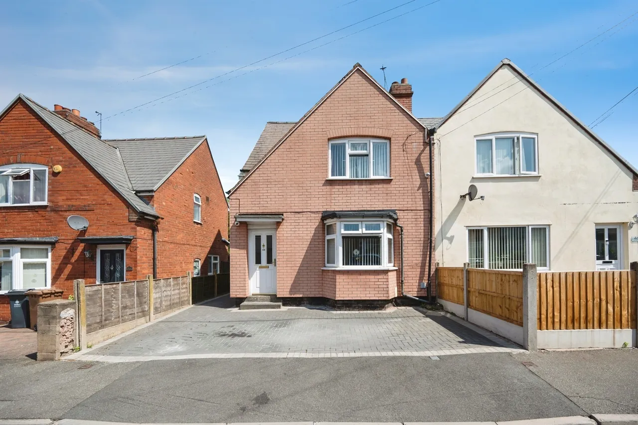 3 bed house for sale — Charles Foster Street, Wednesbury