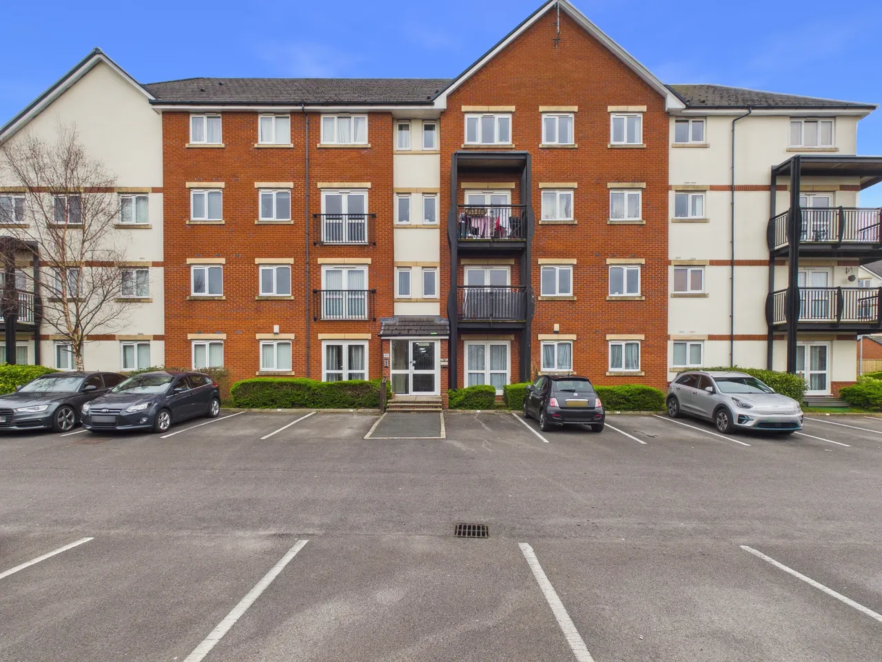 2 bed flat for sale — Gladstone Mews Gladstone Street, Warrington, WA2