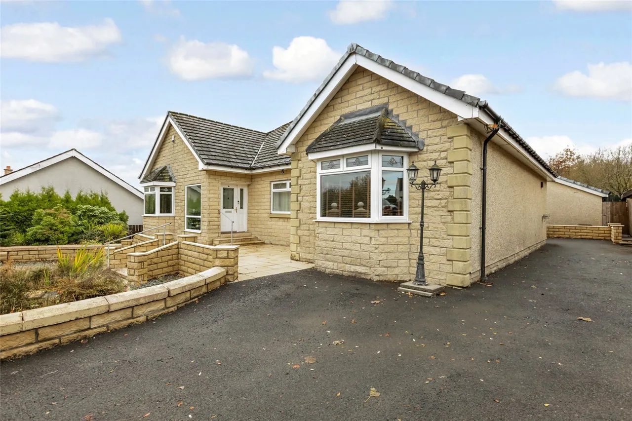 6 bed house for sale, Telegraph Road, Longriggend, ML6