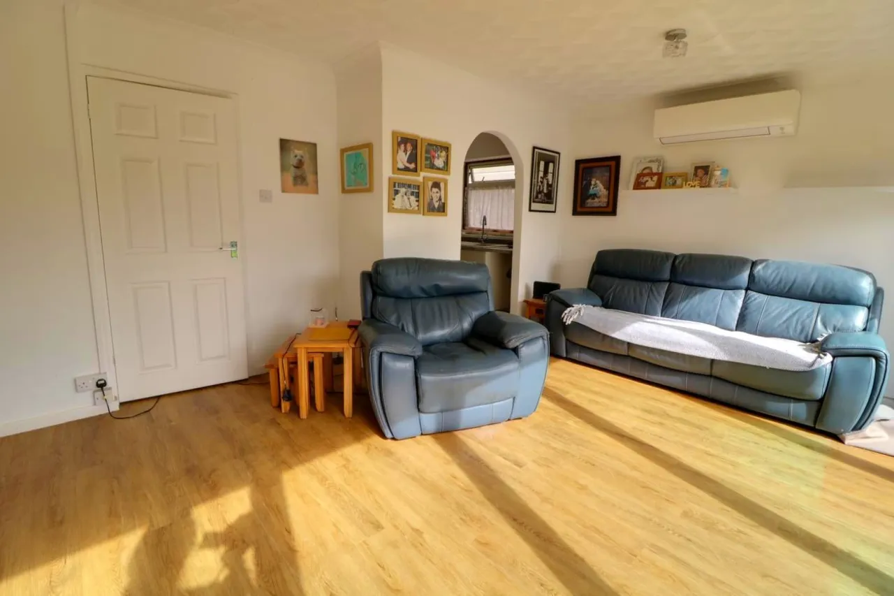 Whitehouse Drive, Long Stratton, photo 10