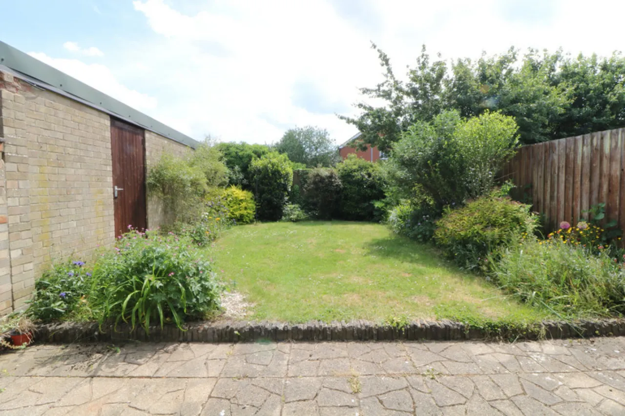 Whitehouse Drive, Long Stratton, photo 6