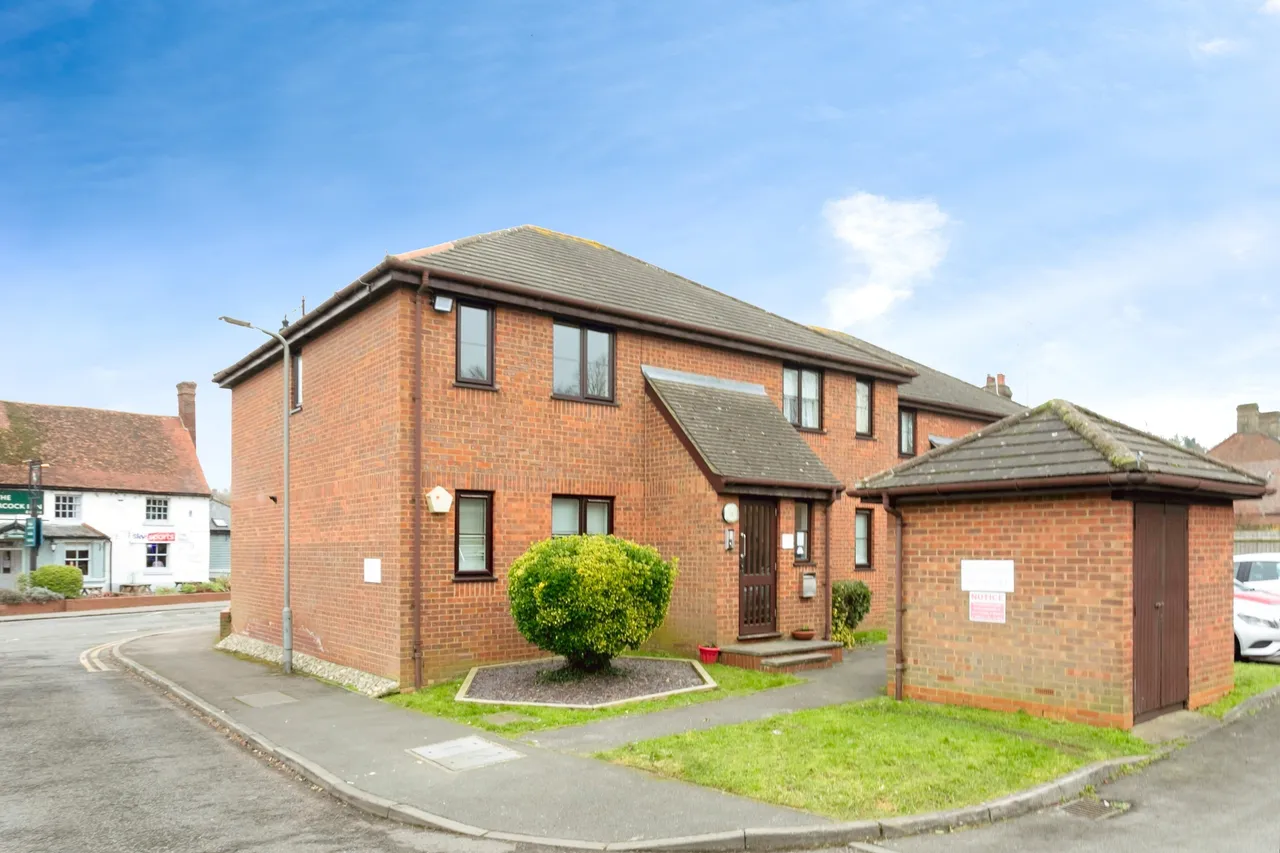 1 bed flat for sale, Cranbrook, Woburn Sands, MK17
