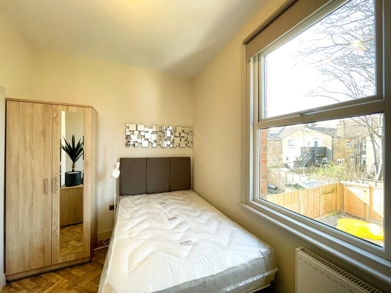 1 bed house to rent, Ramuz Drive, Westcliff On Sea, SS0
