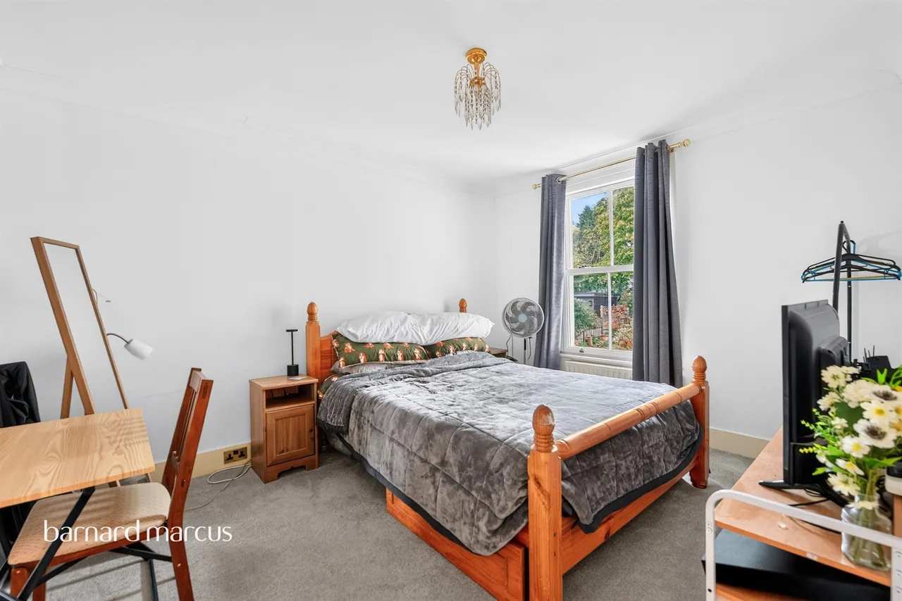 Ladbroke Road, Redhill, RH1, photo 12