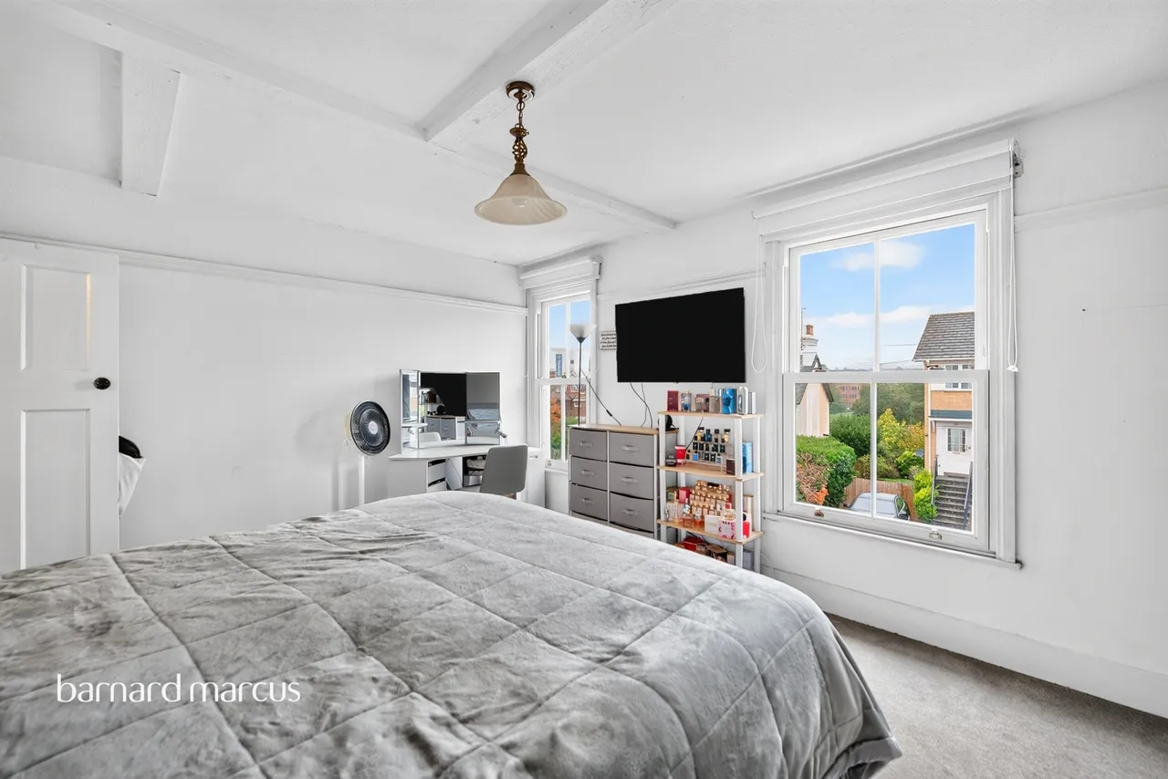 Ladbroke Road, Redhill, RH1, photo 10