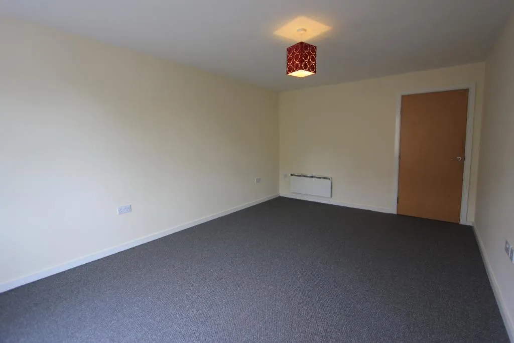 Hardy Close, Dukinfield, SK16, photo 3