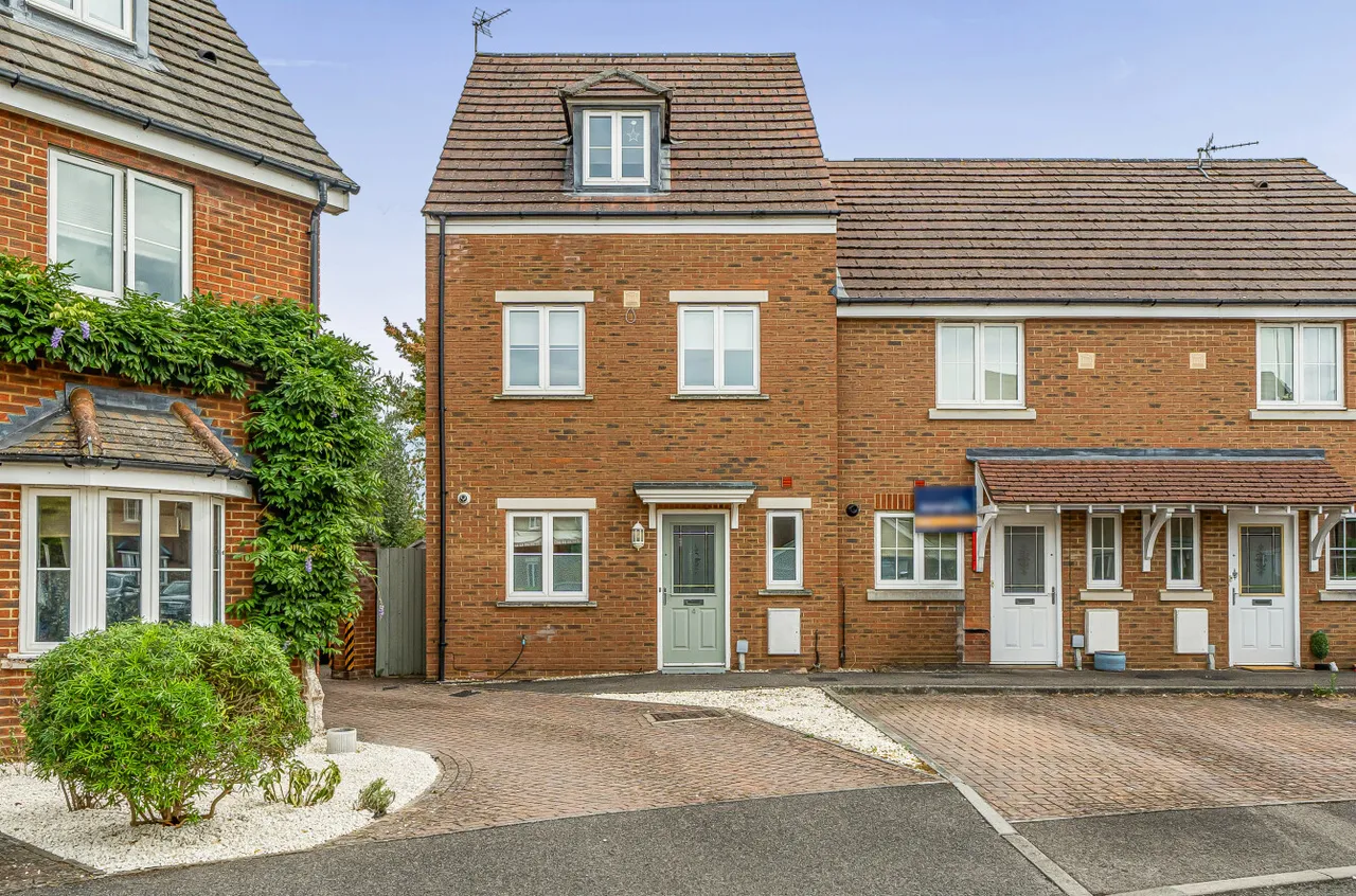 3 bed house for sale — Barley Gardens, Winnersh, Wokingham, Berkshire, RG41 5JL
