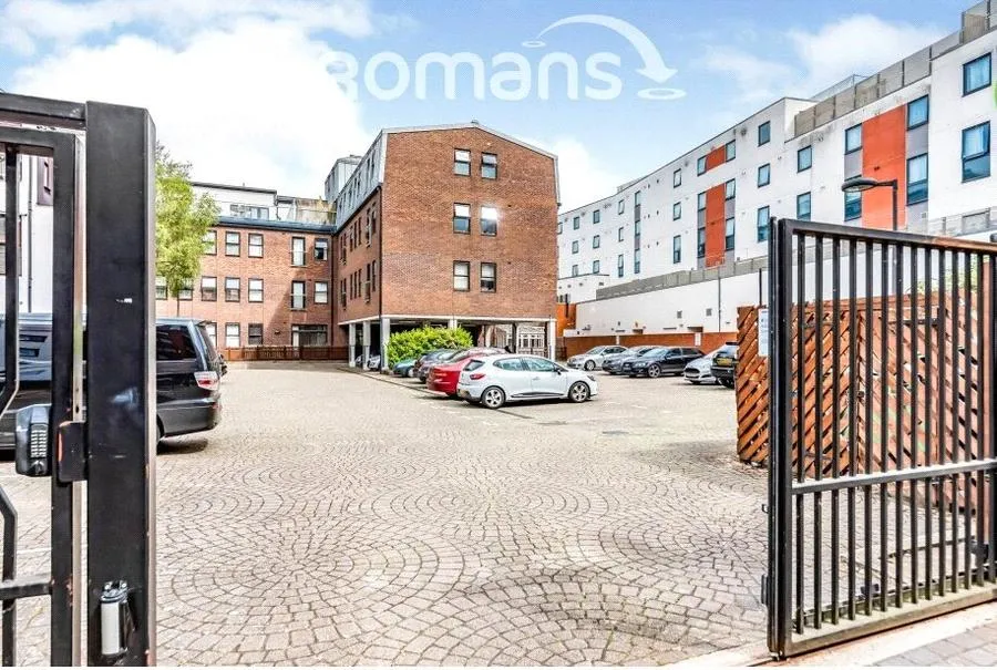 Upper Charles Street, Camberley, GU15, photo 12