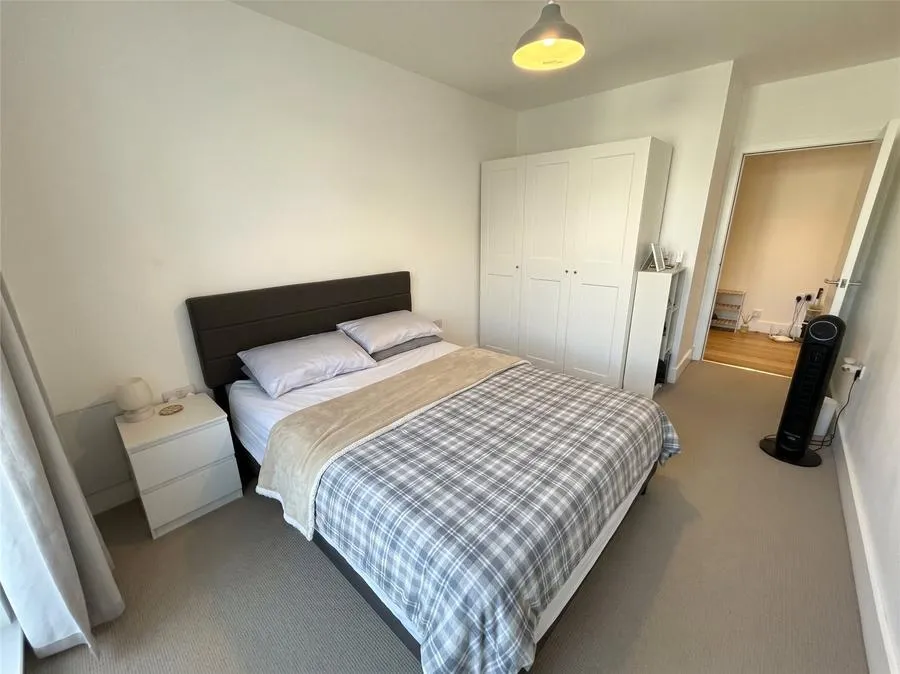 Upper Charles Street, Camberley, GU15, photo 4