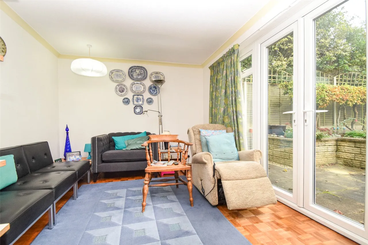 Aylesham Way, Yateley, Hampshire, GU46 6NS, photo 5