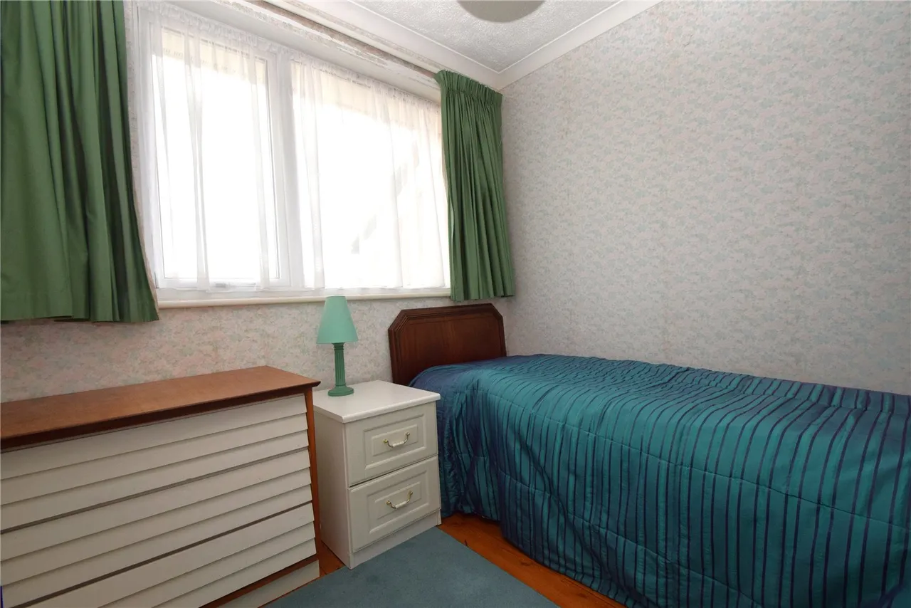 Aylesham Way, Yateley, Hampshire, GU46 6NS, photo 10
