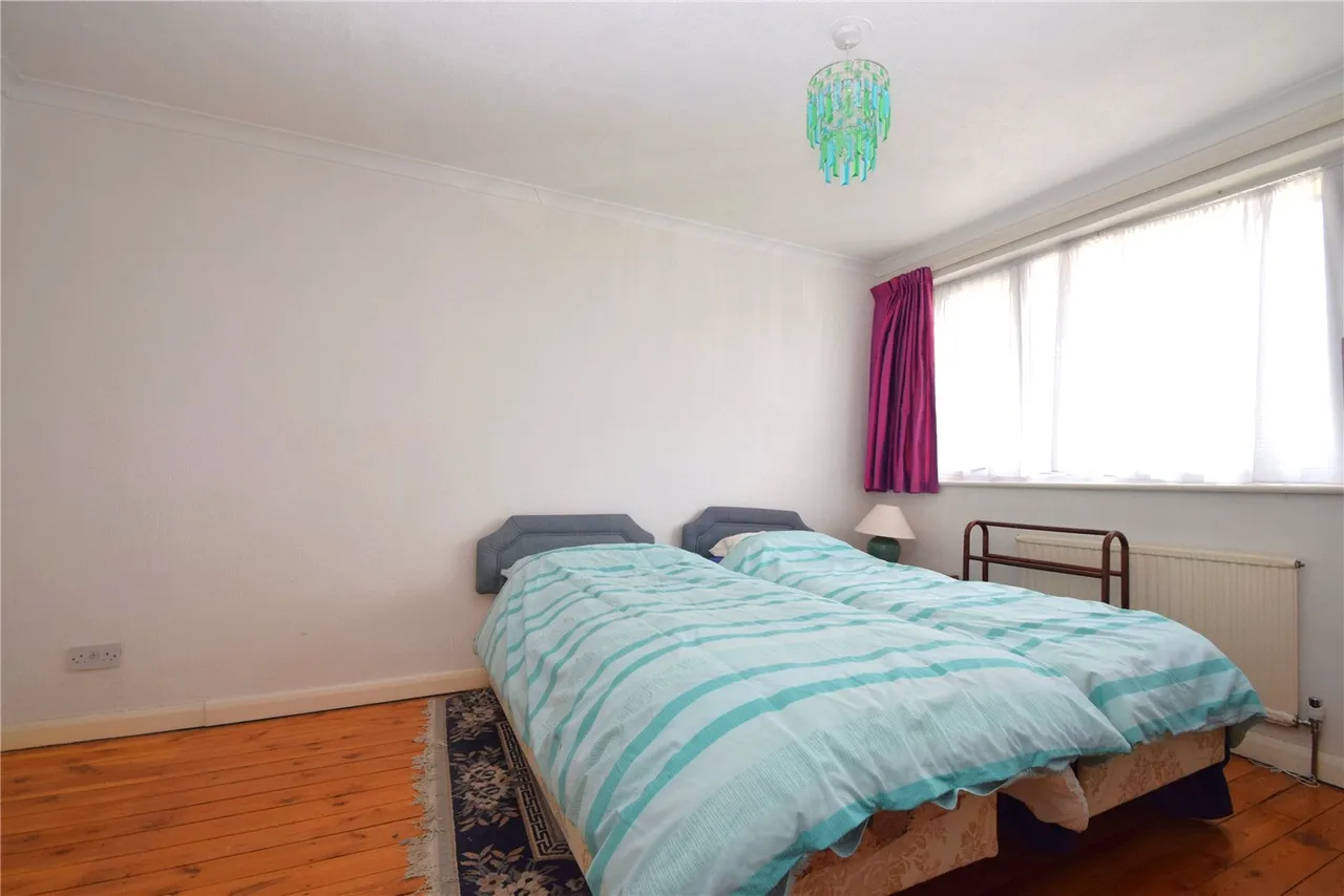 Aylesham Way, Yateley, Hampshire, GU46 6NS, photo 7
