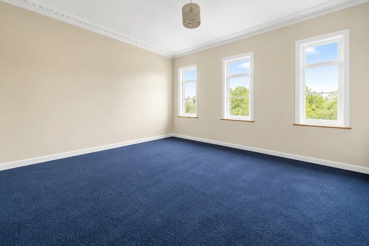 4 bed flat for sale — Wandsworth Road, London