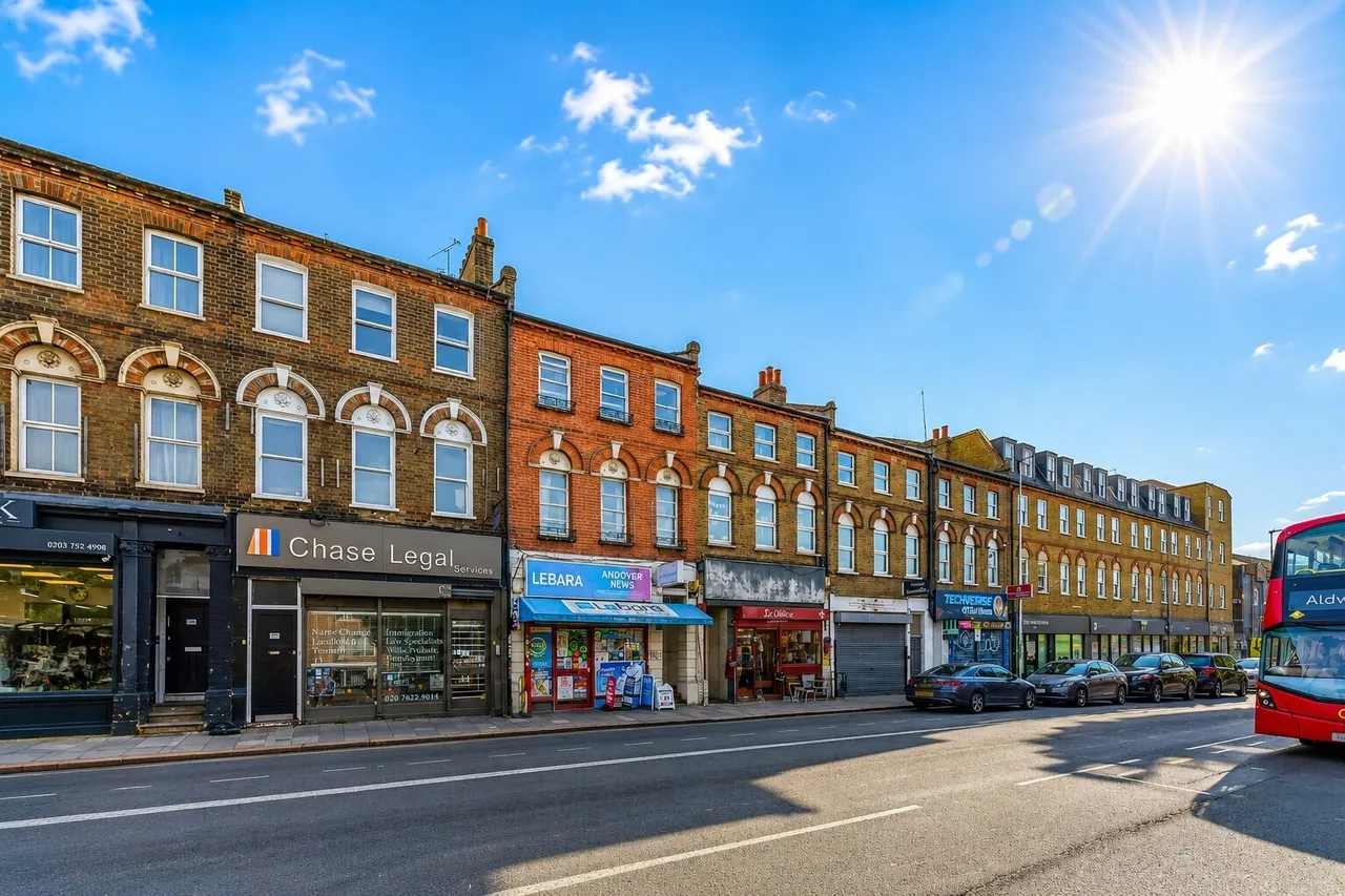 Wandsworth Road, London, photo 9