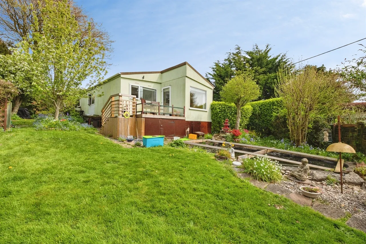 2 bed park home for sale — Bridport Road, DORCHESTER