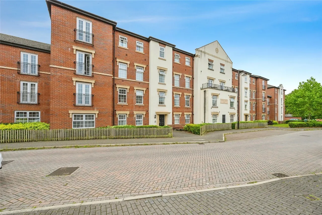 2 bed flat for sale — St. Georges Parkway, Stafford, Staffordshire, ST16