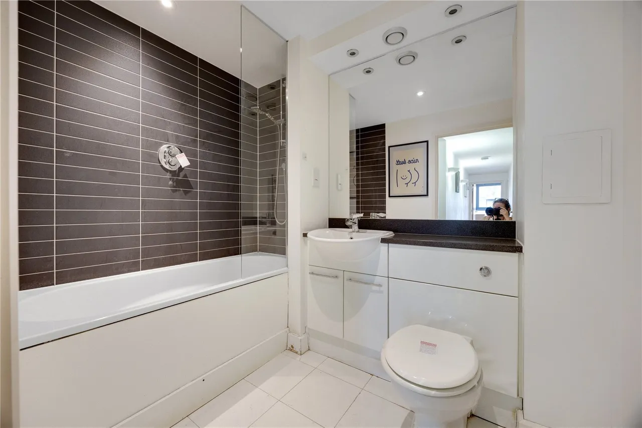 Blackwall Way, London, E14, photo 8