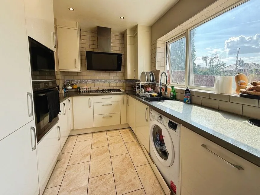 Highfield Avenue, Lincoln, Lincolnshire, LN6, photo 3