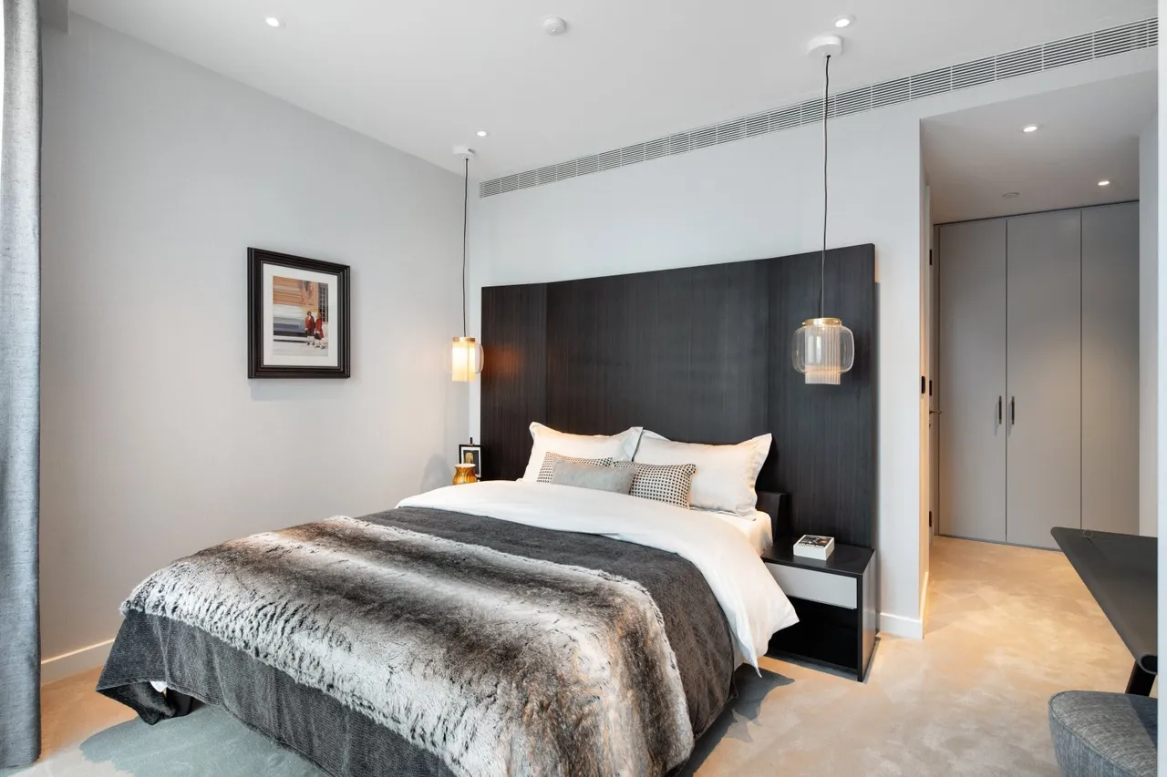 Nine Elms Lane, London, SW8, photo 4
