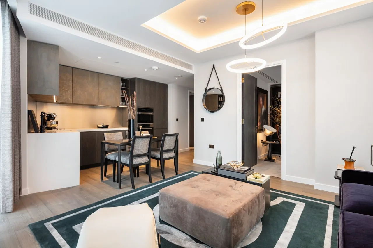 Nine Elms Lane, London, SW8, photo 8