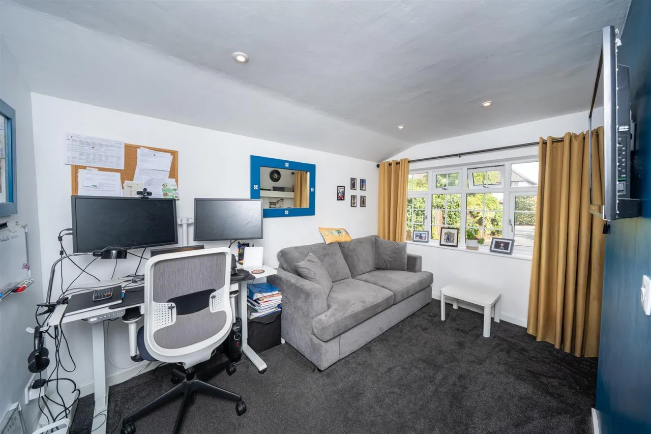 Hanbury Park Road, Worcester, WR2, photo 12