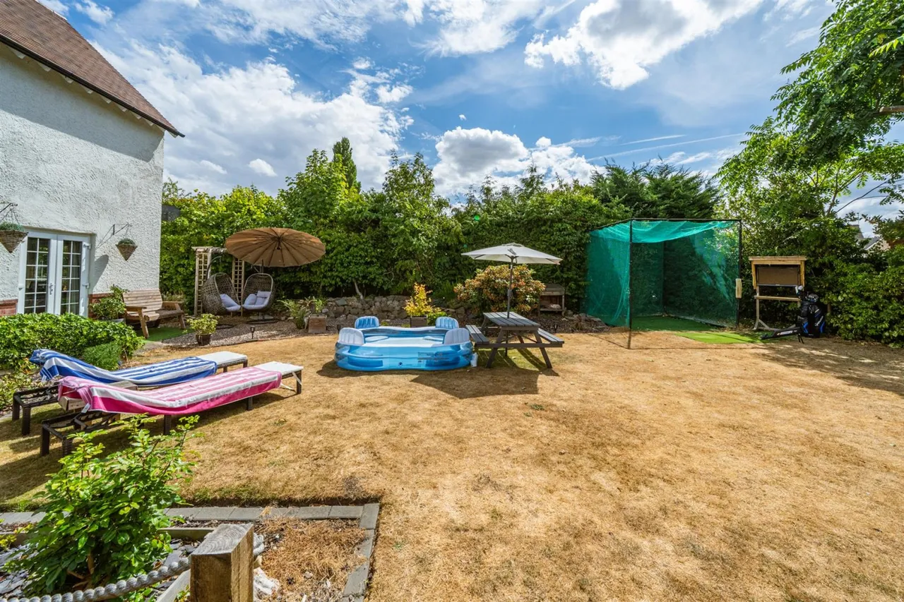 Hanbury Park Road, Worcester, WR2, photo 51
