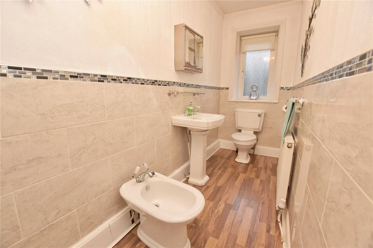 Dinting Vale, Glossop, SK13, photo 14