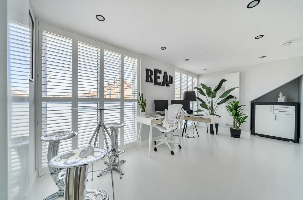 Molesey Avenue, West Molesey, KT8, photo 32