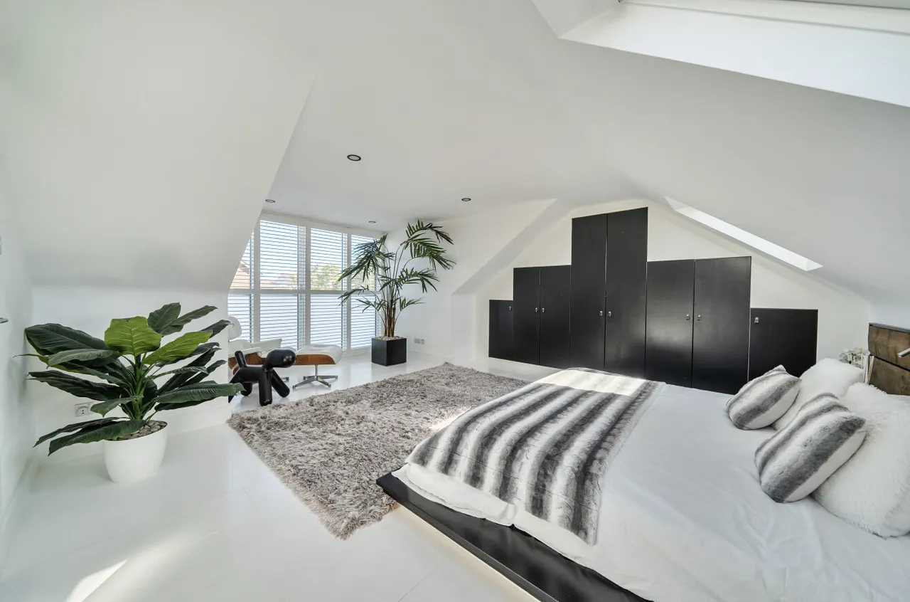 Molesey Avenue, West Molesey, KT8, photo 40