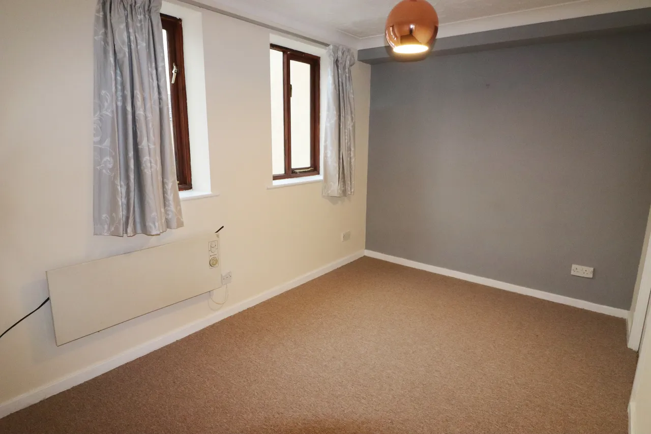 Robinia Close, Laindon, SS15, photo 5