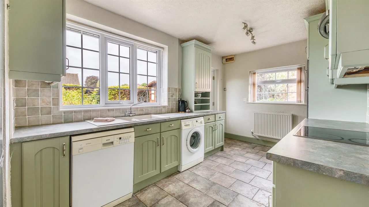 Bath Road, Mickleover, photo 2