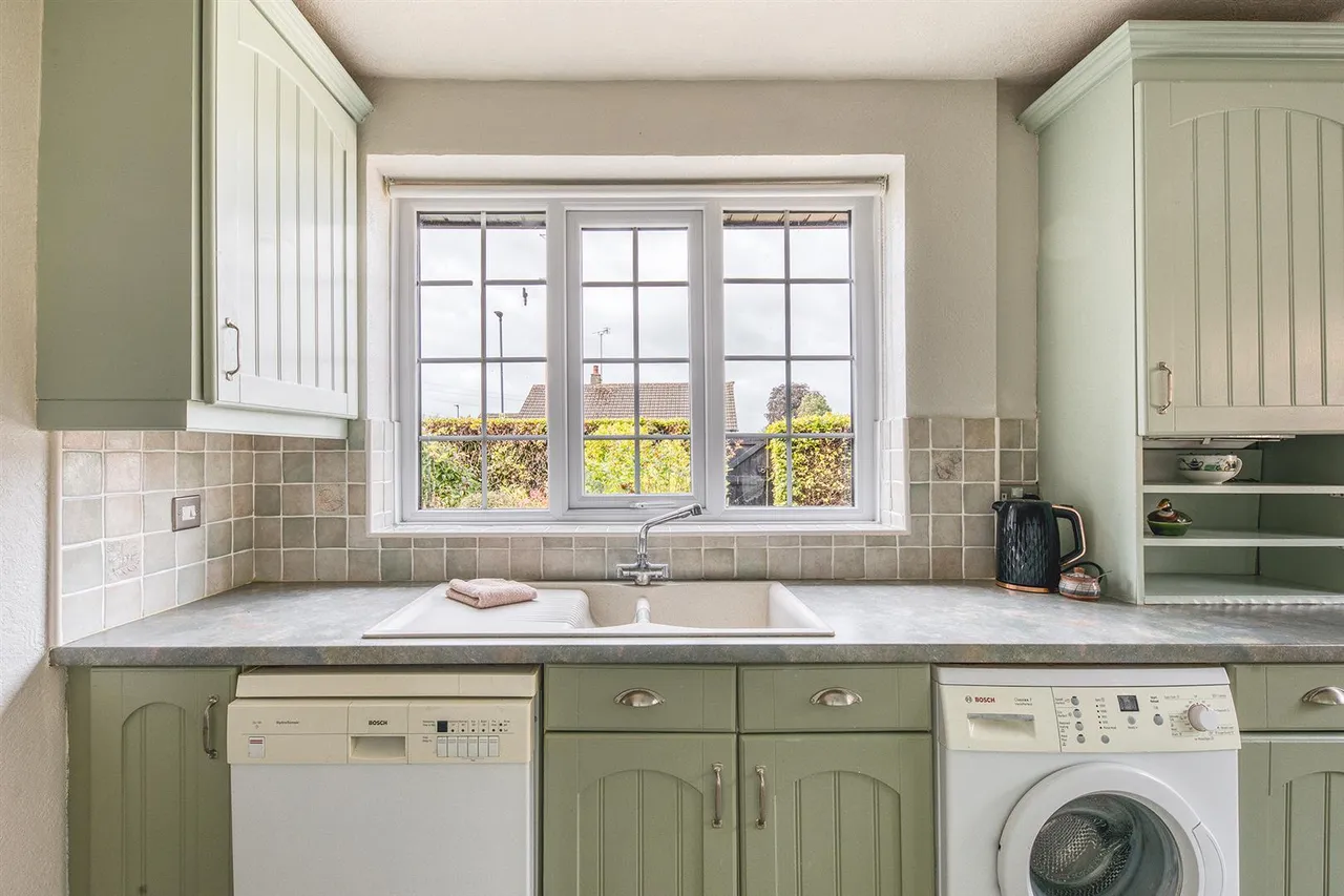 Bath Road, Mickleover, photo 8