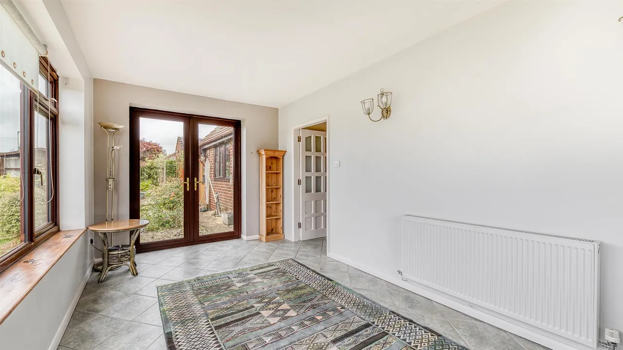 Bath Road, Mickleover, photo 19