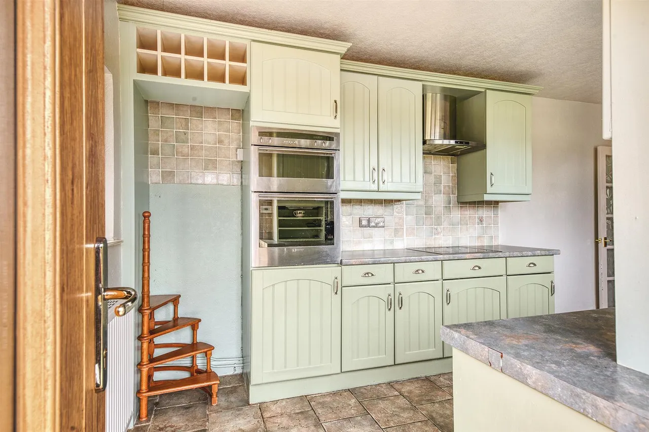 Bath Road, Mickleover, photo 4