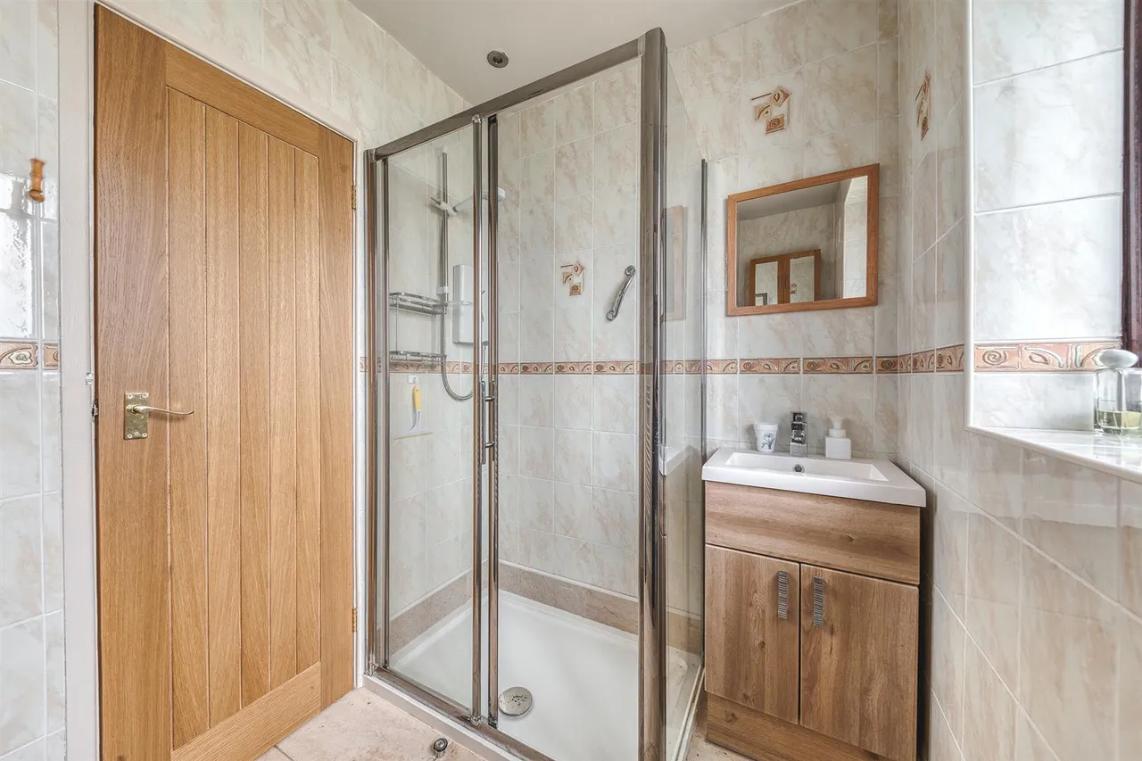 Bath Road, Mickleover, photo 25