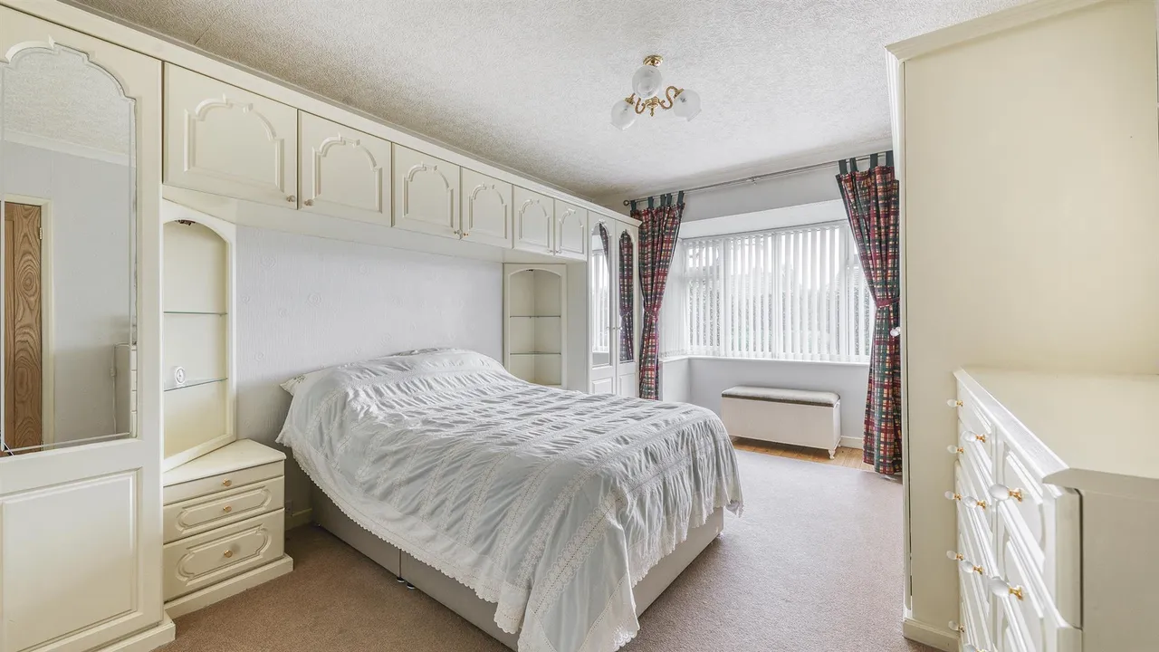 Bath Road, Mickleover, photo 20