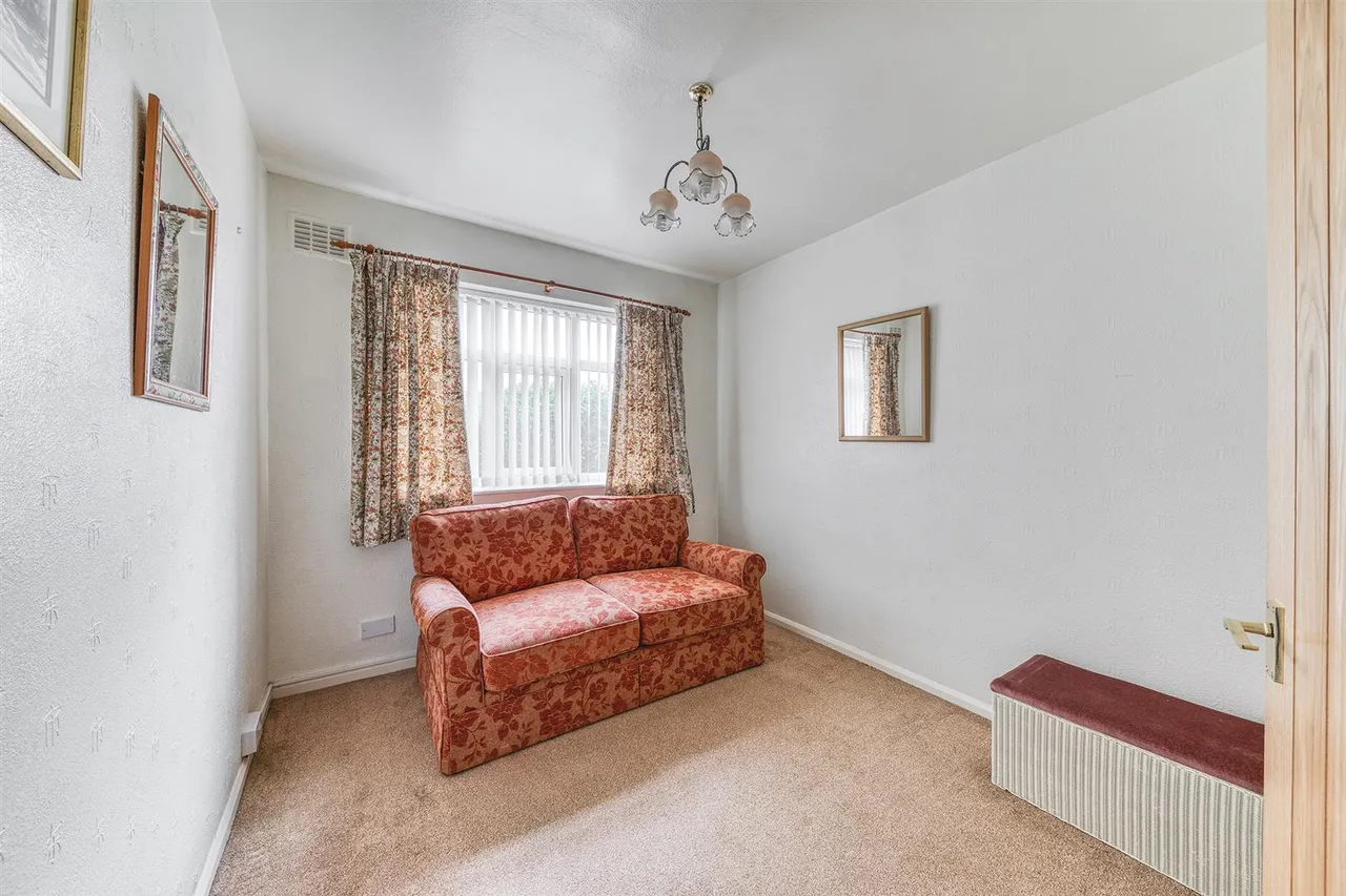 Bath Road, Mickleover, photo 22
