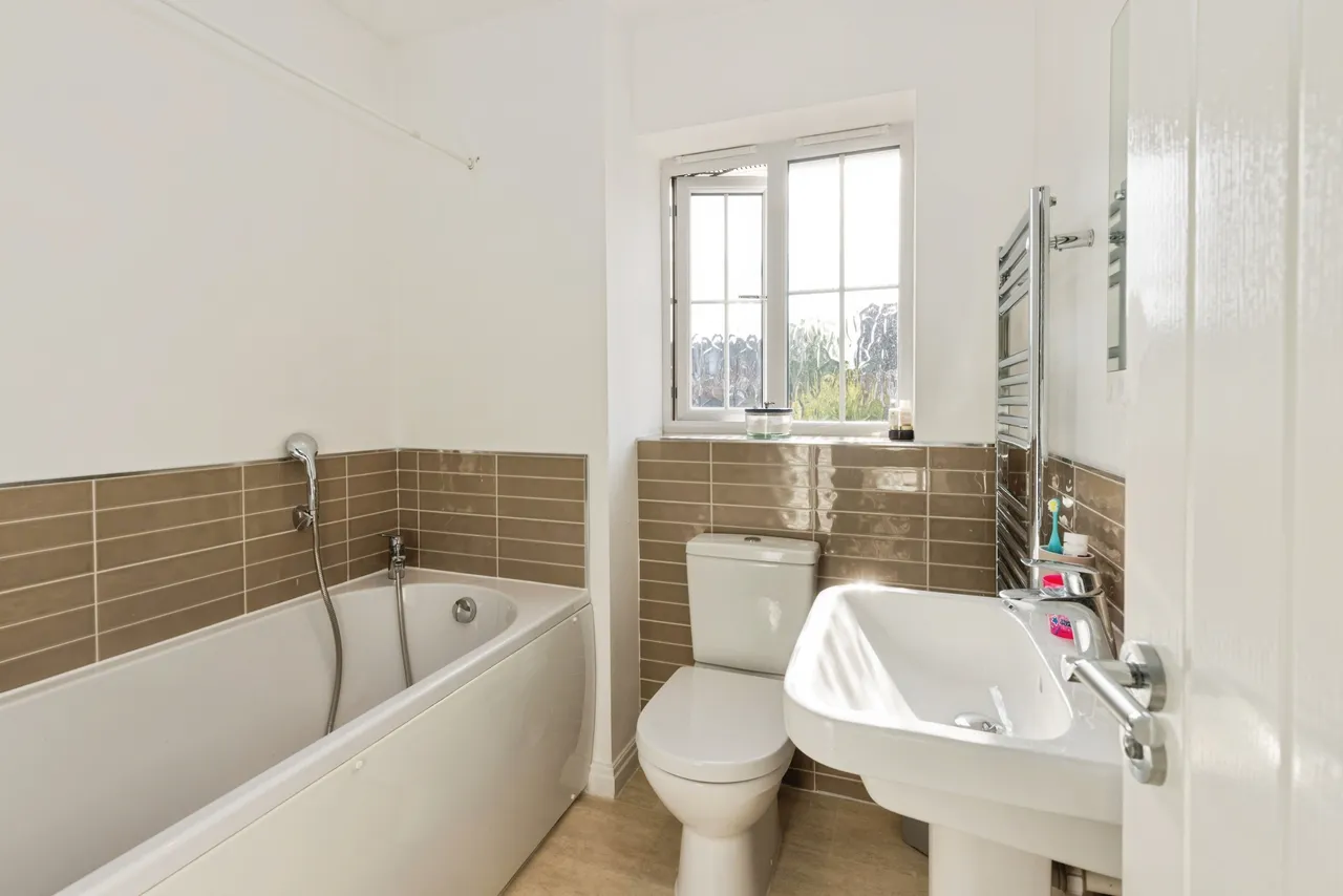 Moorlands Road, Cleckheaton, photo 9