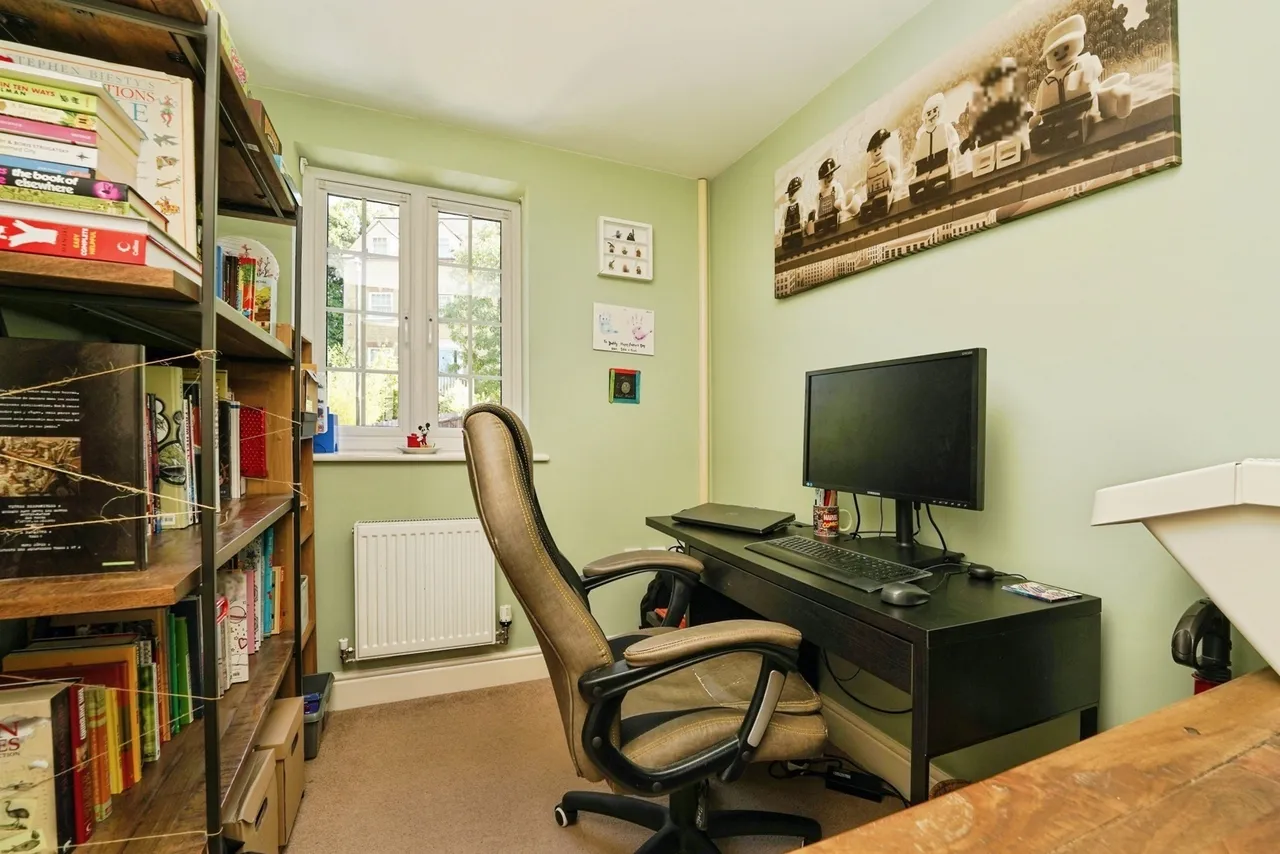 Parsons Close, Dursley, GL11, photo 10