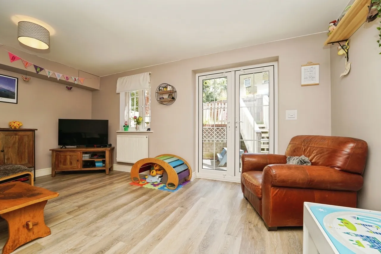 Parsons Close, Dursley, GL11, photo 3