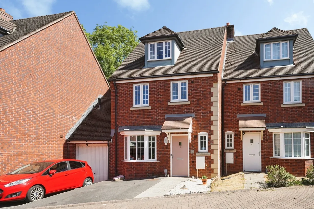 Parsons Close, Dursley, GL11, photo 2