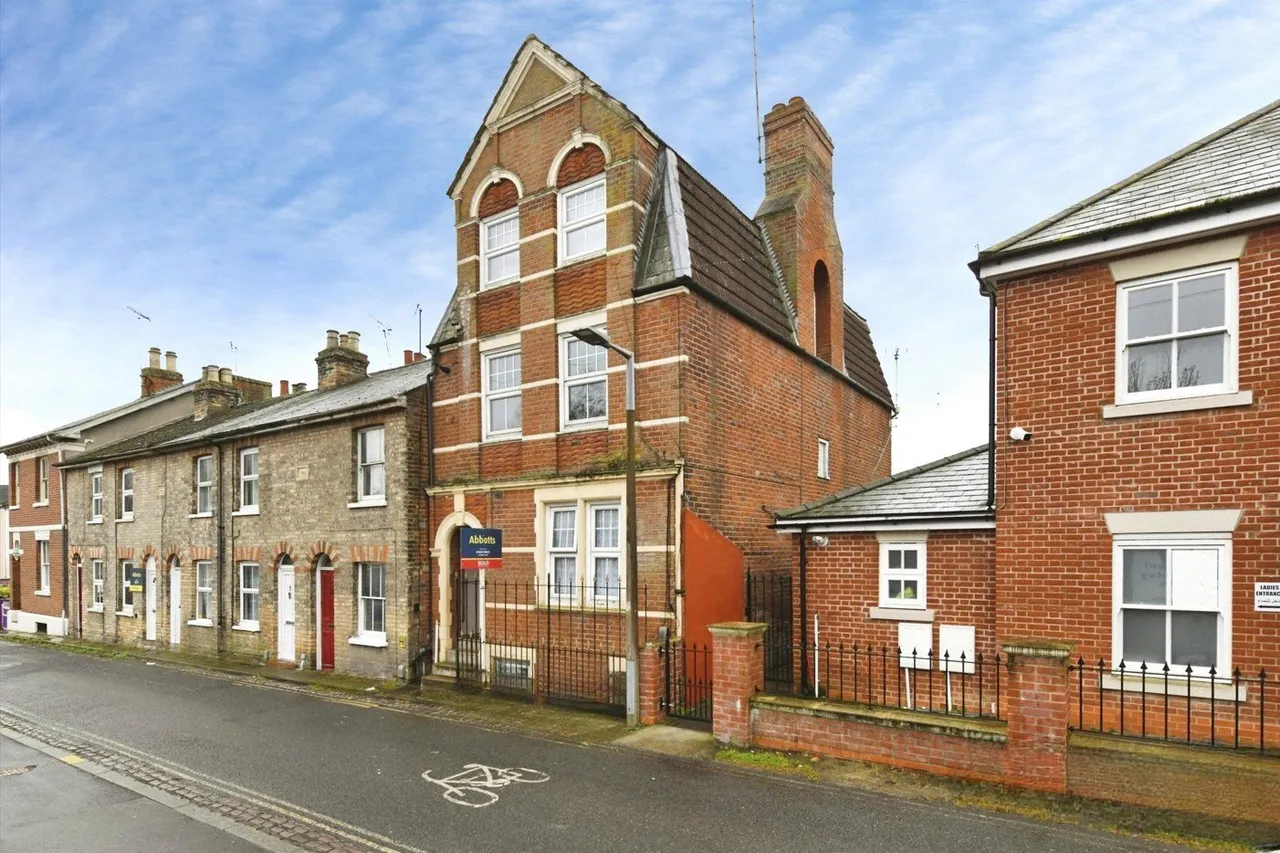 1 bed flat for sale — Priory Street, Colchester, Essex, CO1