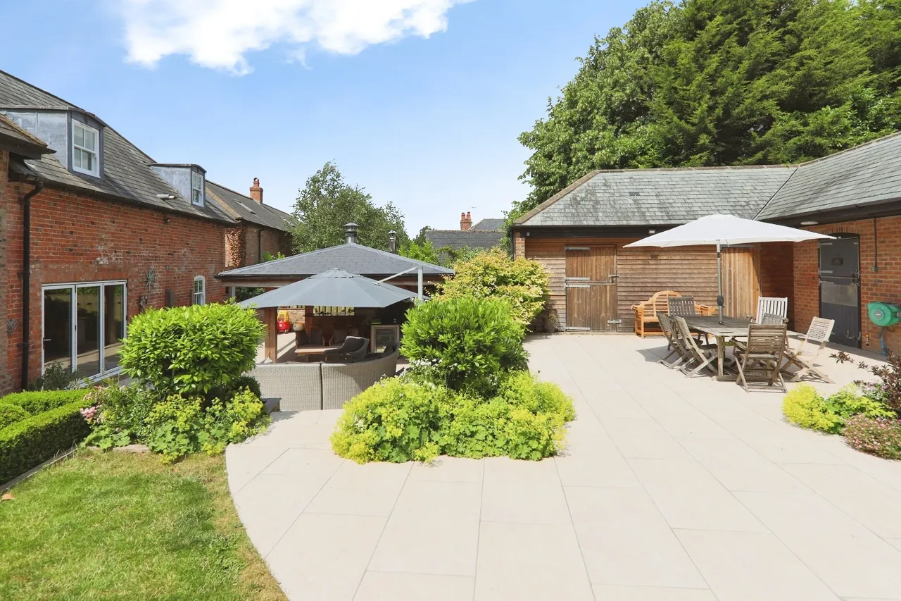 South Lawn Way, Melton, HU14, photo 42