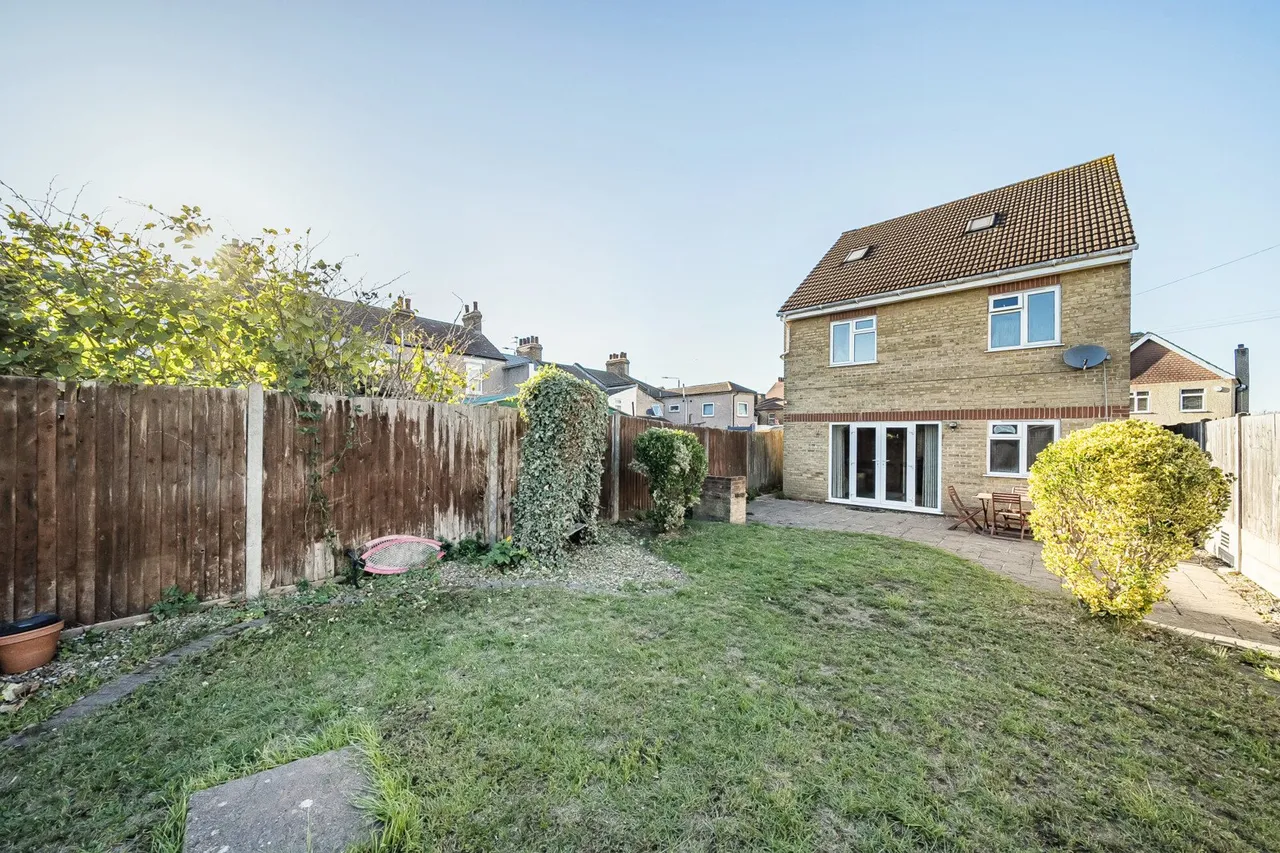 Mill Road, DA8, photo 9