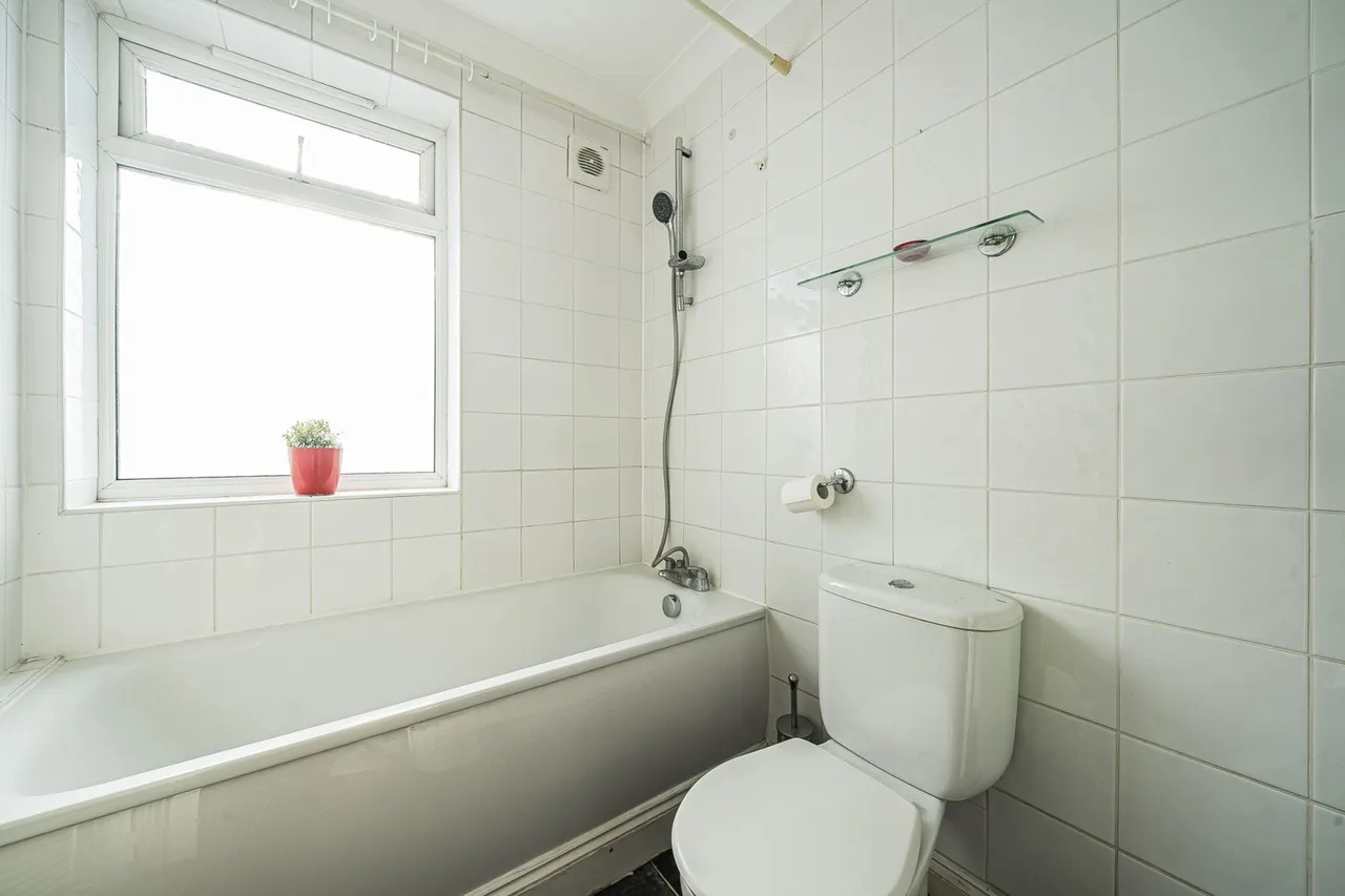 Mill Road, DA8, photo 14