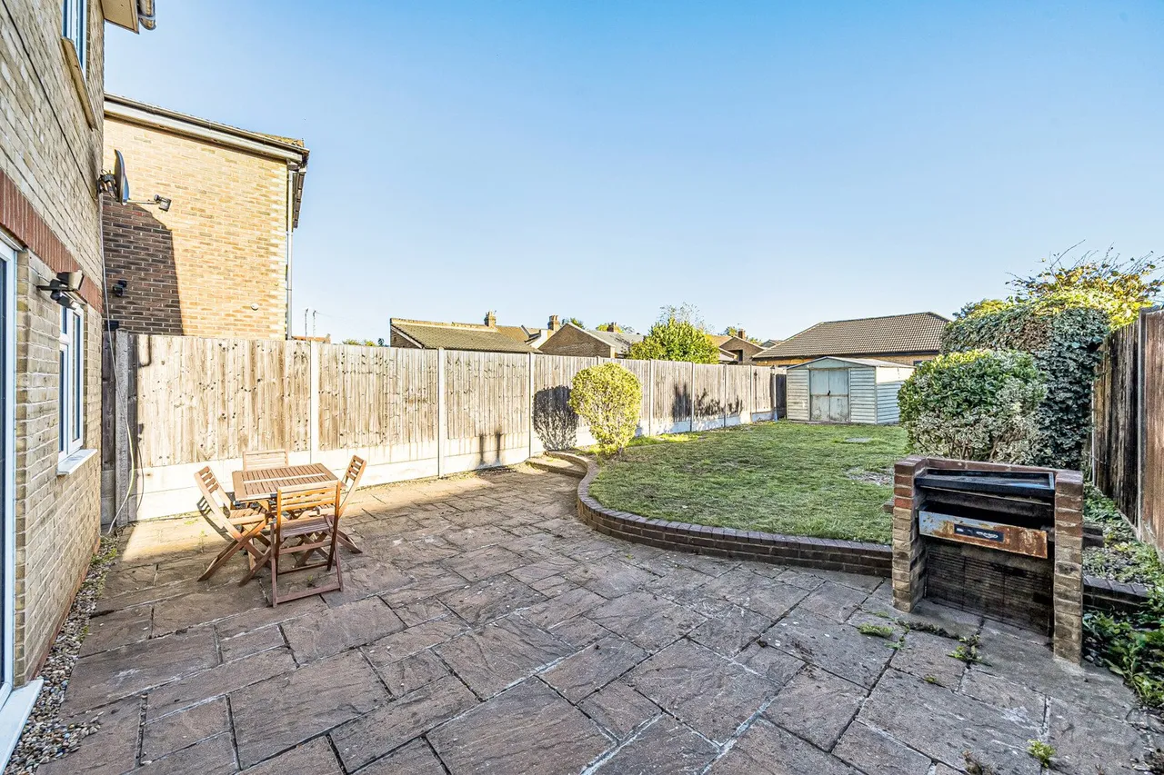 Mill Road, DA8, photo 4